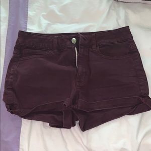 Maroon size 6 american eagle jean shorts